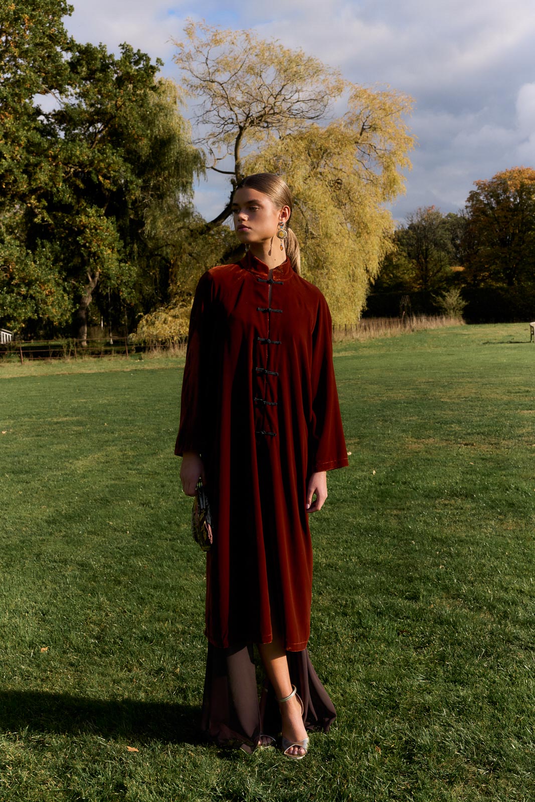 Manteau Elara Caldera
