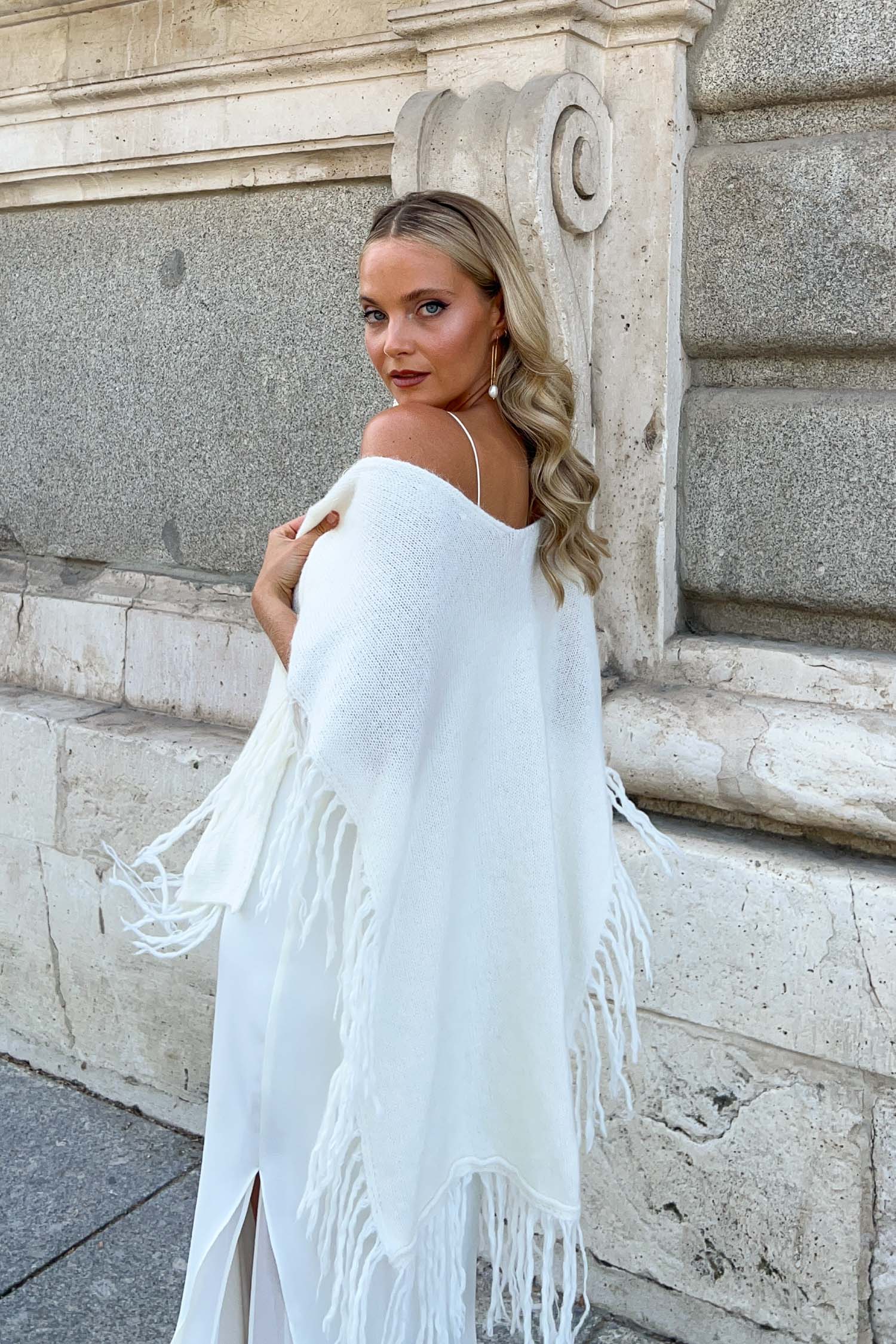 Mara Poncho Ivory