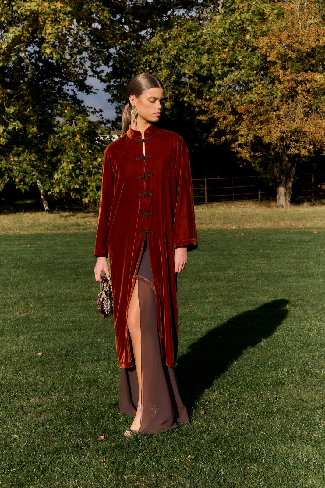 Manteau Elara Caldera
