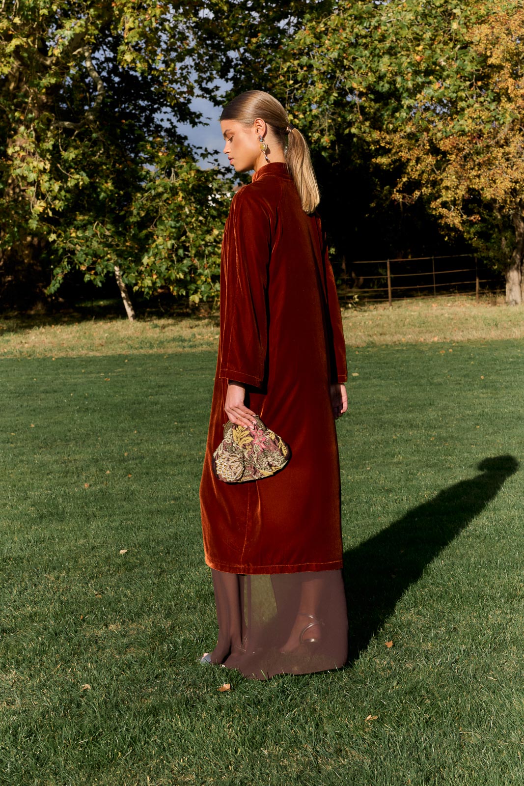 Manteau Elara Caldera