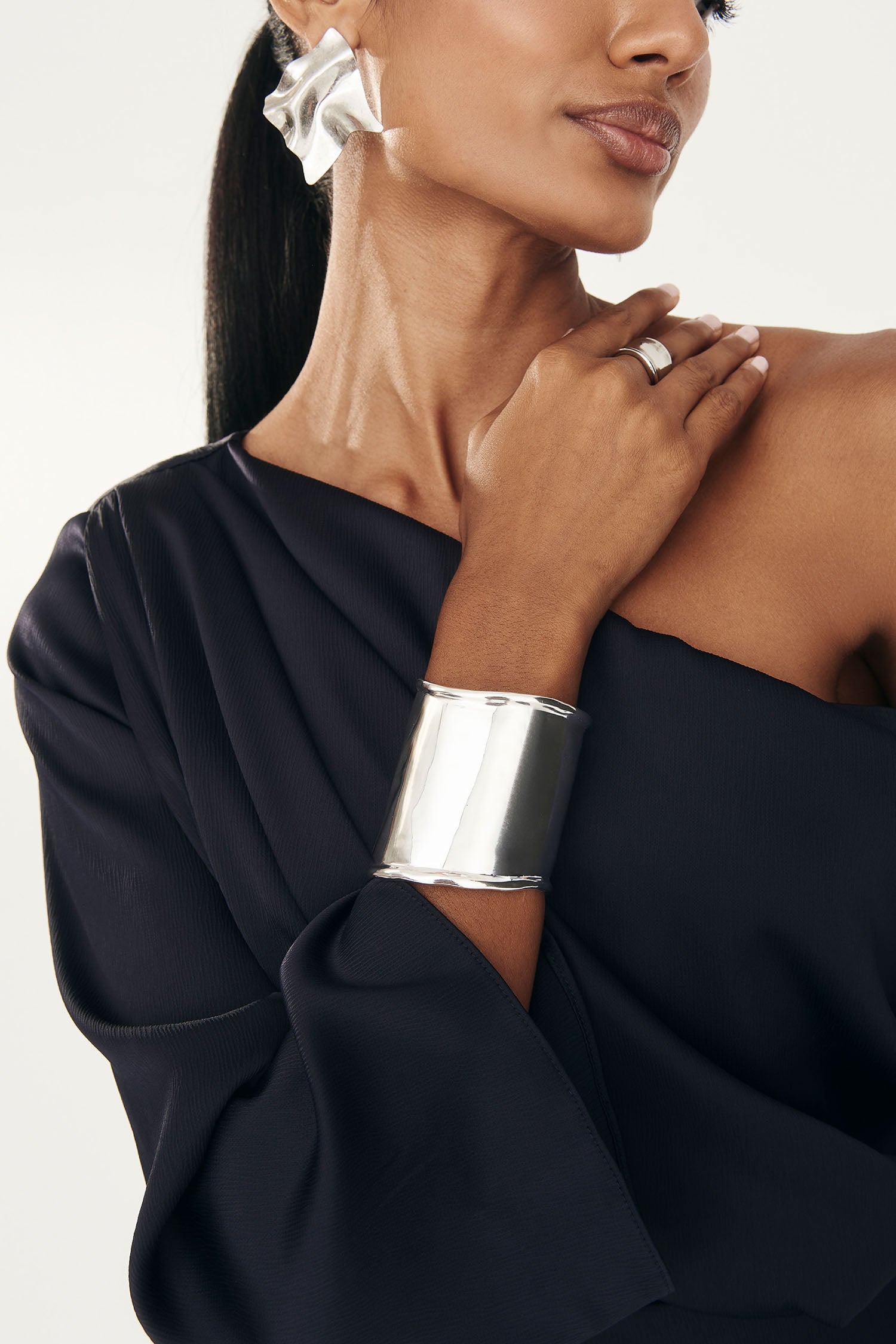 Brazalete Nasu Plateado