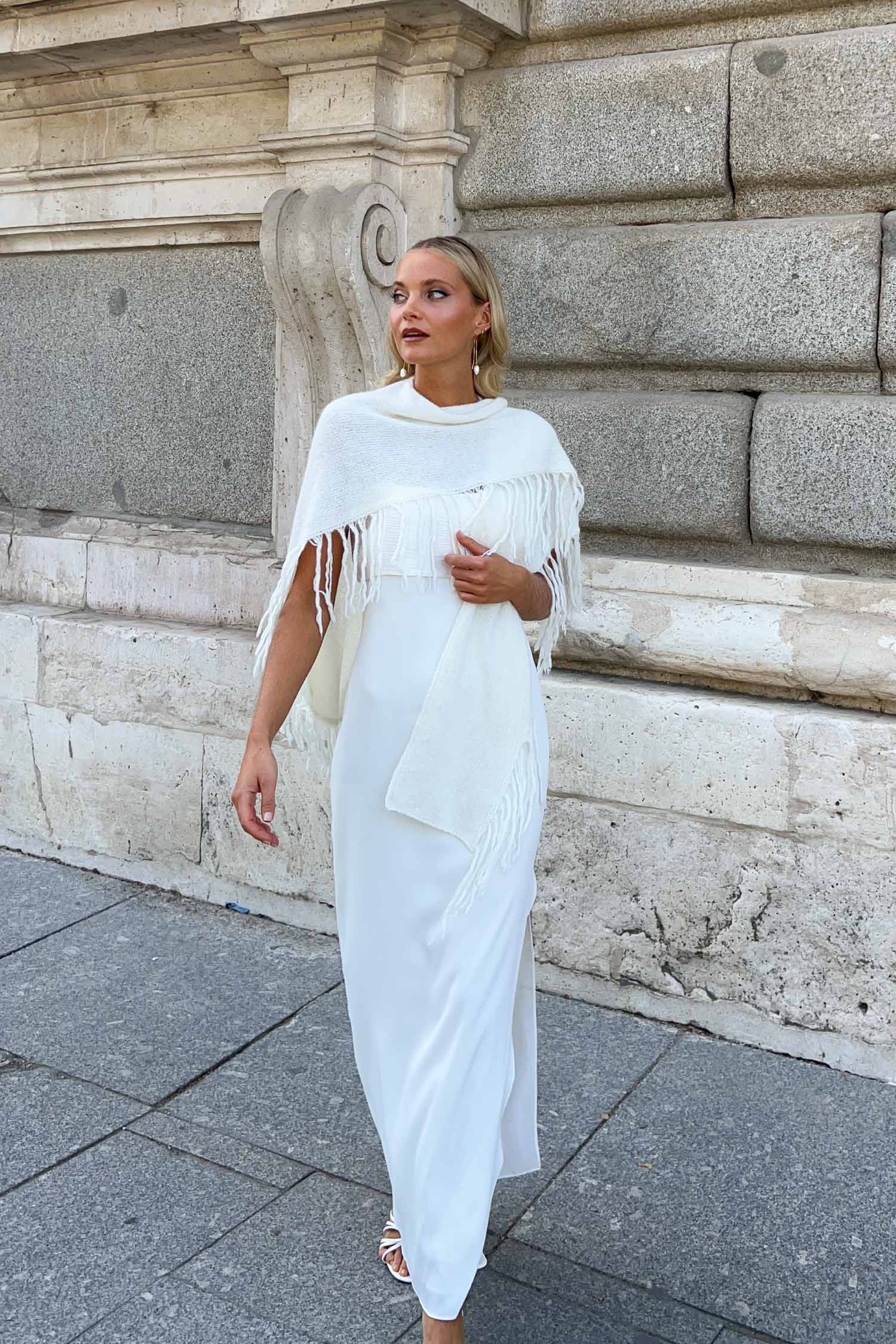 Mara Poncho Ivory