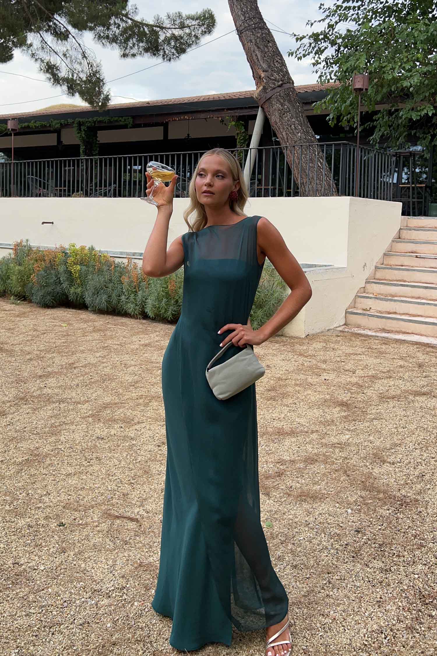 Vestido Stella Petróleo